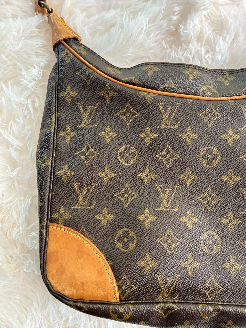 Louis Vuitton Boulogne 35 Monogram Shoulder Bag